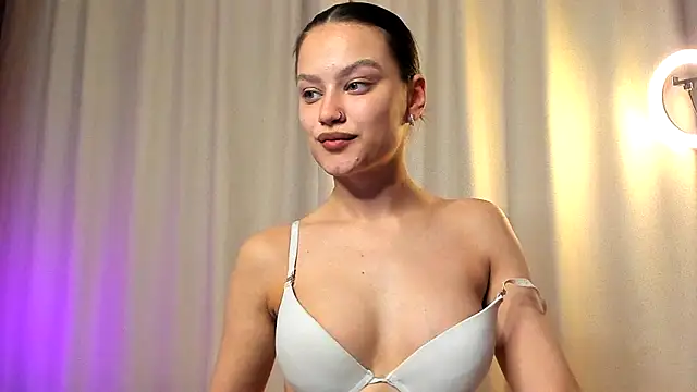  CamillaStar  online show from November 22, 2025, 10:30 pm