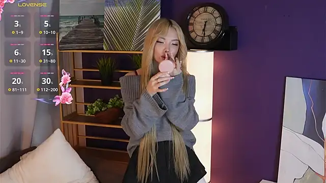 DeliciaKingdom online show from December 16, 2025, 3:44 am