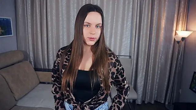 SanoraVillnave online show from November 28, 2025, 6:24 am