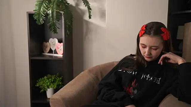 JayeCamelin online show from November 26, 2025, 3:12 pm