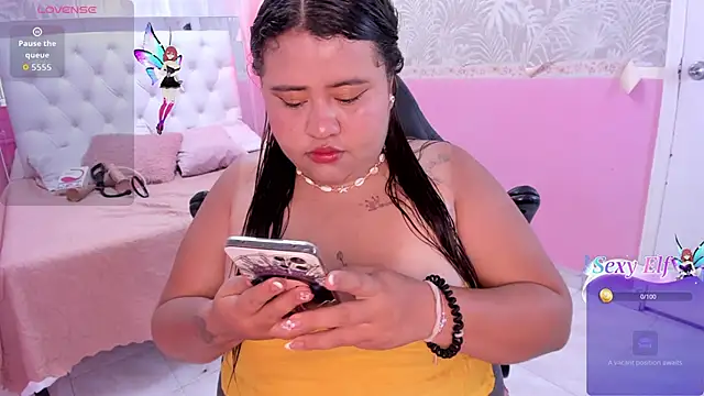 Snapshot of Danna_Keys chatting on April 15, 2026, 6:01 pm Danna Keys online show from April 15, 2026, 6:01 pm