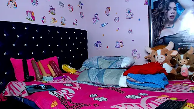 Snapshot of ShantalTsFox chatting on May 10, 2026, 1:53 am ShantalTsFox online show from May 10, 2026, 1:53 am