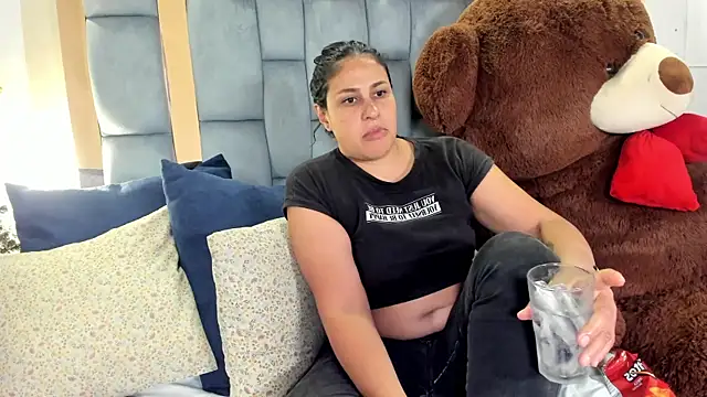 lissaharris online show from December 2, 2025, 10:22 pm