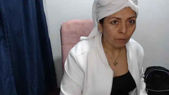 Paolahotty online show from February 19, 2026, 2:41 am