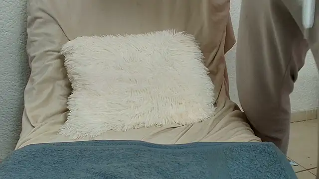 Snapshot of Daisuke_01 chatting on December 14, 2025, 4:40 am Daisuke 01 online show from December 14, 2025, 4:40 am