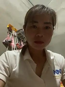 Snapshot of meganmeo chatting on May 8, 2026, 12:36 am meganmeo online show from May 8, 2026, 12:36 am