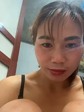 Snapshot of meganmeo chatting on May 5, 2026, 2:03 am meganmeo online show from May 5, 2026, 2:03 am