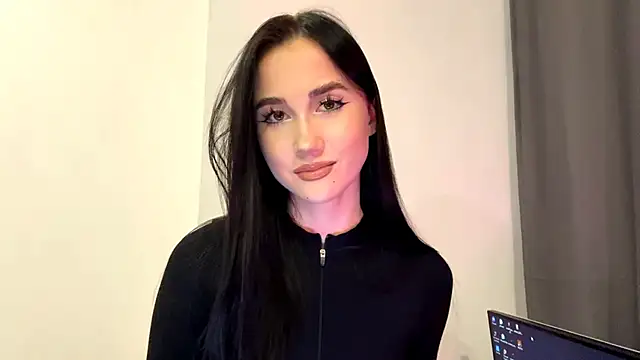 Beautyofnlka online show from November 25, 2025, 1:11 pm