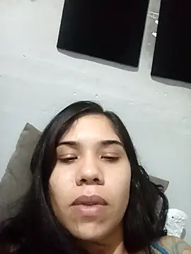 asil oliveeer online show from November 25, 2025, 1:17 am