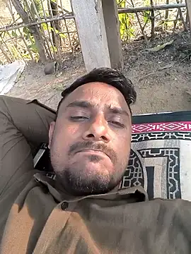 Snapshot of aryaaap chatting on December 1, 2025, 10:27 am aryaaap online show from December 1, 2025, 10:27 am