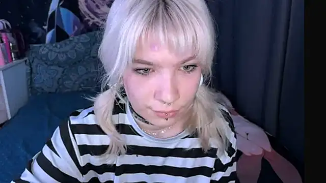 LolaDollyMur online show from December 14, 2025, 7:52 pm