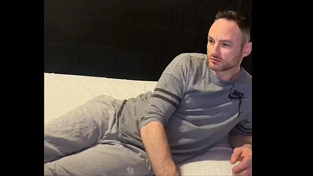 Snapshot of famous1tad chatting on March 24, 2026, 1:44 pm famous1tad online show from March 24, 2026, 1:44 pm