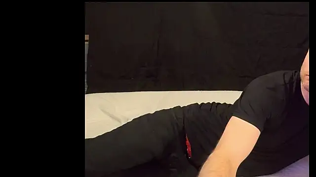 Snapshot of famous1tad chatting on March 19, 2026, 1:11 pm famous1tad online show from March 19, 2026, 1:11 pm