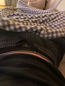 Snapshot of nightbound99 chatting on December 22, 2025, 8:31 pm nightbound99 online show from December 22, 2025, 8:31 pm