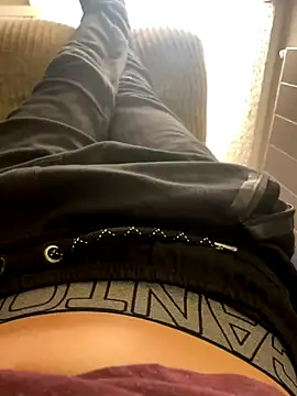 Snapshot of nightbound99 chatting on December 20, 2025, 7:28 pm nightbound99 online show from December 20, 2025, 7:28 pm