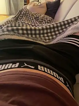 Snapshot of nightbound99 chatting on December 20, 2025, 12:24 am nightbound99 online show from December 20, 2025, 12:24 am