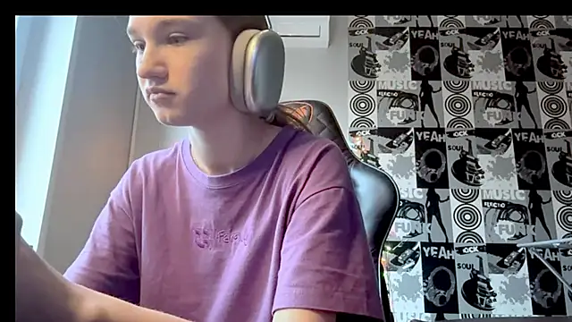 helgicuteness online show from December 14, 2025, 7:25 am