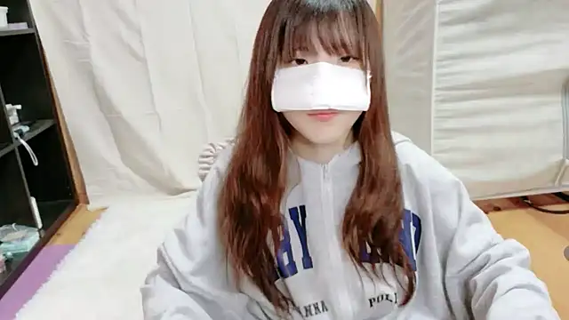  NATSUMI online show from January 11, 2026, 5:58 am