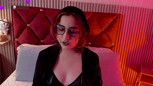 Kiri Velvet online show from April 23, 2026, 8:21 pm