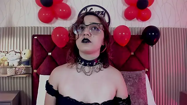 Kiri Velvet online show from May 13, 2026, 8:49 pm