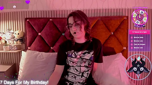 Kiri Velvet online show from May 6, 2026, 7:51 pm