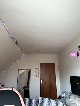 Fiebie licios online show from February 18, 2026, 9:39 am