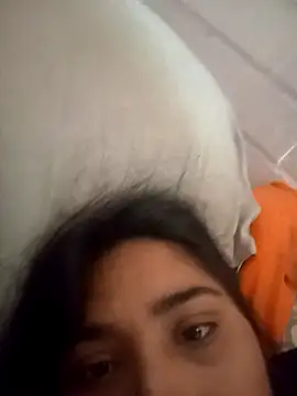 Bizcochitoc4 online show from December 1, 2025, 8:42 pm