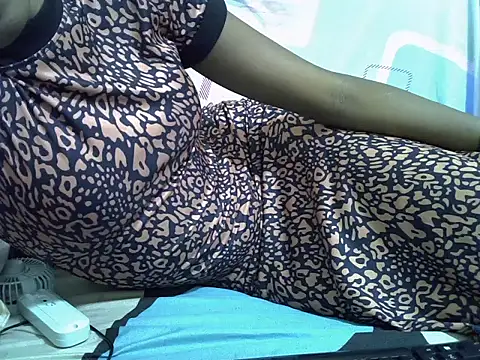 LIMAKATS0 online show from November 25, 2025, 11:32 am