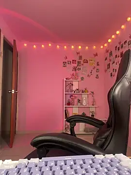 Snapshot of Davne_ chatting on February 20, 2026, 2:30 am Davne online show from February 20, 2026, 2:30 am