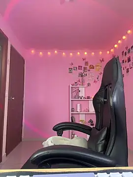 Snapshot of Davne_ chatting on March 31, 2026, 8:55 pm Davne online show from March 31, 2026, 8:55 pm