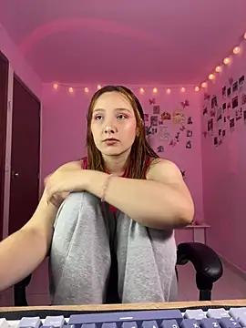 Snapshot of Davne_ chatting on April 13, 2026, 12:03 am Davne online show from April 13, 2026, 12:03 am