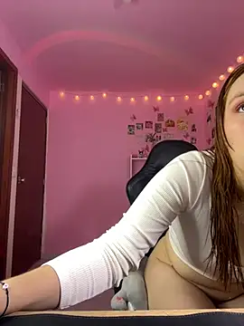 Snapshot of Davne_ chatting on March 30, 2026, 8:43 pm Davne online show from March 30, 2026, 8:43 pm