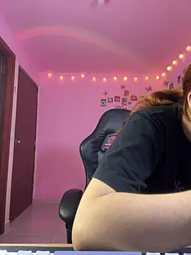 Snapshot of Davne_ chatting on March 17, 2026, 9:29 pm Davne online show from March 17, 2026, 9:29 pm