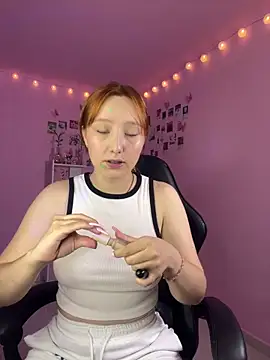 Snapshot of Davne_ chatting on May 8, 2026, 10:24 pm Davne online show from May 8, 2026, 10:24 pm
