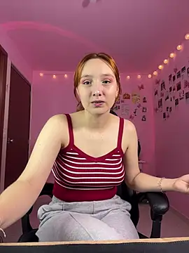 Snapshot of Davne_ chatting on February 23, 2026, 7:58 pm Davne online show from February 23, 2026, 7:58 pm