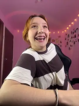 Snapshot of Davne_ chatting on March 11, 2026, 8:36 pm Davne online show from March 11, 2026, 8:36 pm