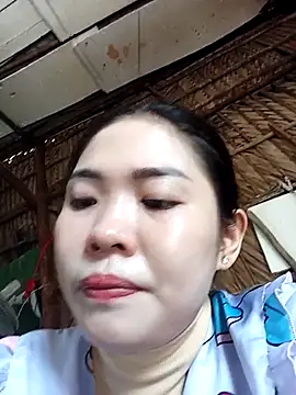Lin-kute98 online show from May 11, 2026, 2:13 am