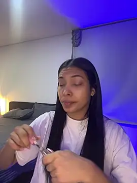 Snapshot of KarolRojas_22 chatting on May 9, 2026, 2:04 am KarolRojas 22 online show from May 9, 2026, 2:04 am