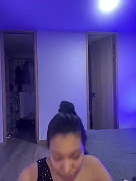 Snapshot of KarolRojas_22 chatting on May 3, 2026, 3:33 am KarolRojas 22 online show from May 3, 2026, 3:33 am