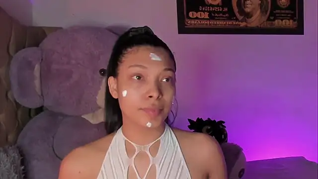 Snapshot of KarolRojas_22 chatting on April 18, 2026, 6:27 am KarolRojas 22 online show from April 18, 2026, 6:27 am