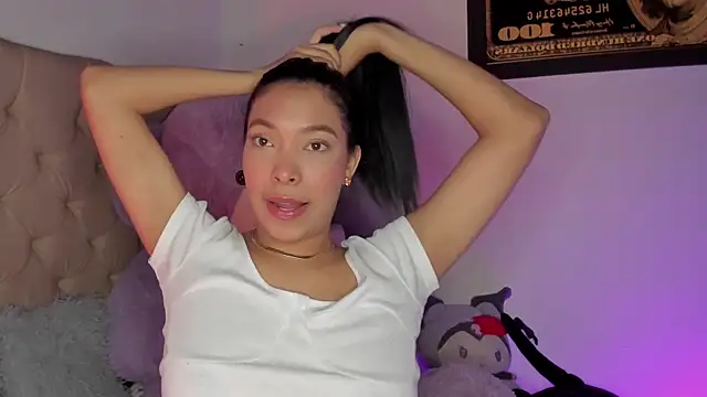 Snapshot of KarolRojas_22 chatting on March 22, 2026, 4:49 am KarolRojas 22 online show from March 22, 2026, 4:49 am