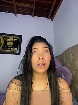 Snapshot of KarolRojas_22 chatting on March 17, 2026, 9:34 am KarolRojas 22 online show from March 17, 2026, 9:34 am