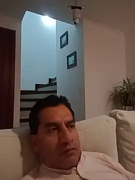 Snapshot of ChrisFloresP chatting on November 26, 2025, 11:27 pm ChrisFloresP online show from November 26, 2025, 11:27 pm