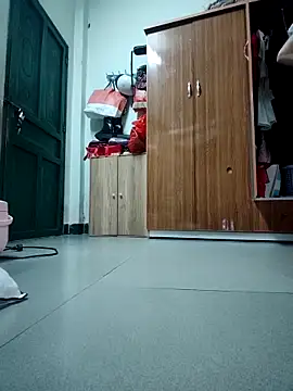 LianLaz online show from February 16, 2026, 4:22 am