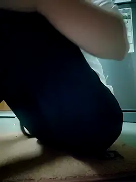 LianLaz online show from February 12, 2026, 4:07 pm