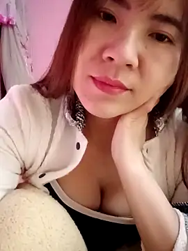 Lily-ross22 online show from January 5, 2026, 5:27 pm