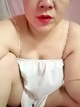 Snapshot of Lily-ross22 chatting on May 24, 2026, 4:18 pm Lily-ross22 online show from May 24, 2026, 4:18 pm
