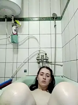 Snapshot of LoweredLockout chatting on February 19, 2026, 8:06 pm LoweredLockout online show from February 19, 2026, 8:06 pm