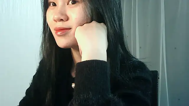 Snapshot of Nunaa18 chatting on November 24, 2025, 2:39 pm Nunaa18 online show from November 24, 2025, 2:39 pm