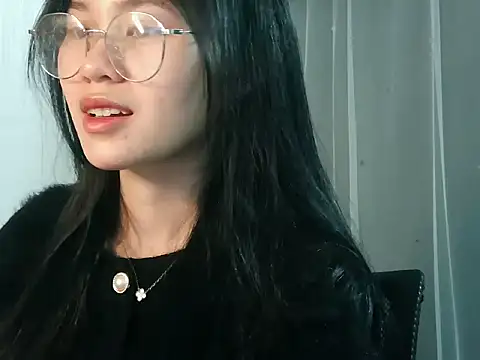 Snapshot of Nunaa18 chatting on November 26, 2025, 4:51 pm Nunaa18 online show from November 26, 2025, 4:51 pm